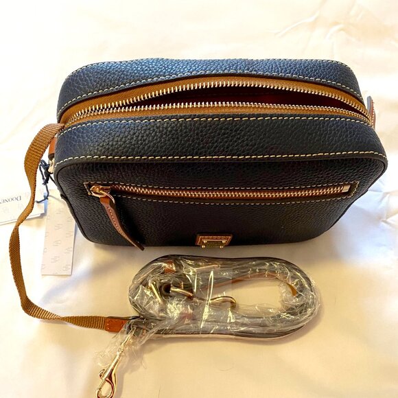 Dooney & Bourke Camera Zip Crossbody Bag. New. Authentic. - Picture 3 of 11